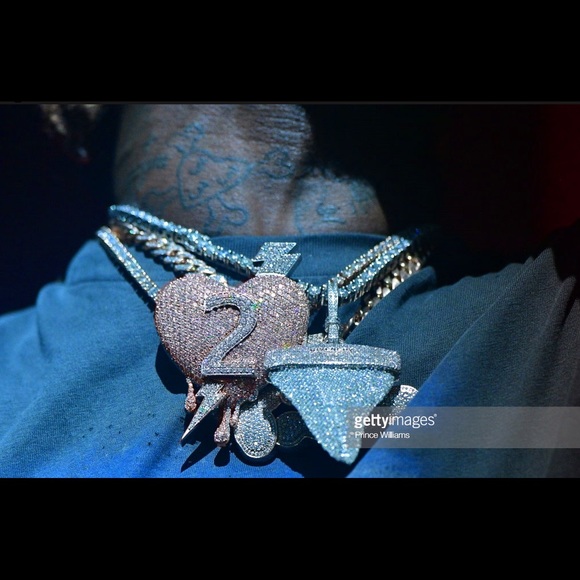 Lil uzi luv is rage 2 heart pendant - Picture 4 of 5